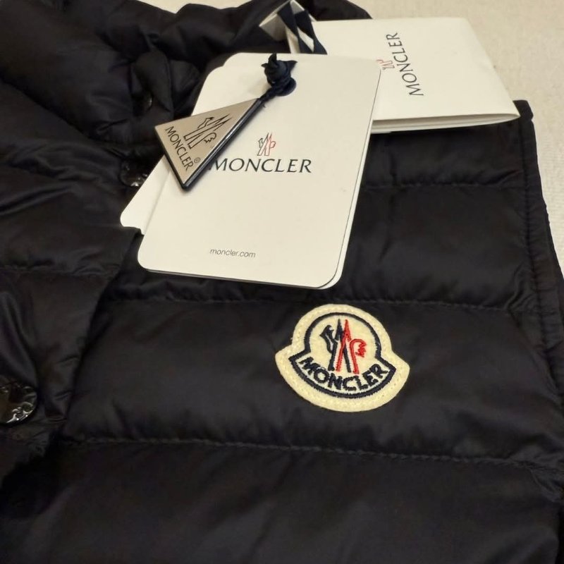 全新Moncler霧面Liane黑色立領可收納式羽絨背心上衣-2