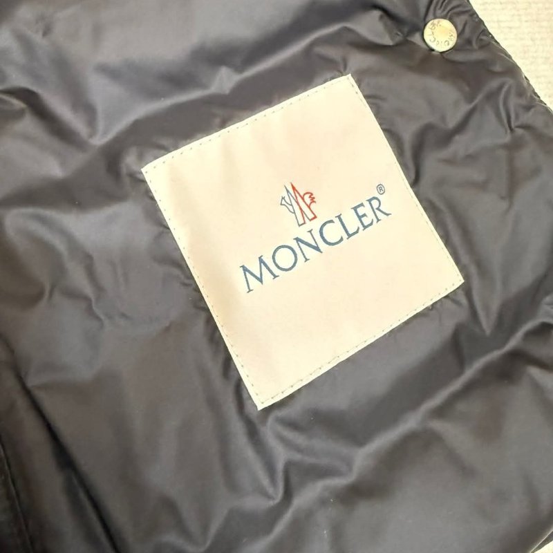 全新Moncler霧面Liane黑色立領可收納式羽絨背心上衣-3