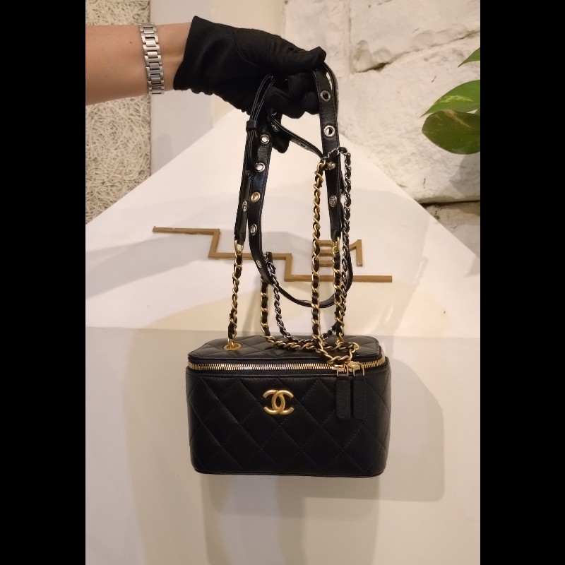 Chanel 金銀雙鍊黑皮革斜背小方化妝包-4