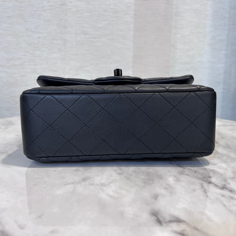 Chanel 銀黑羊皮銀黑釦Mini Cf20 斜背包-2