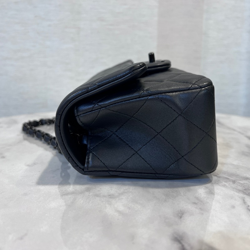 Chanel 銀黑羊皮銀黑釦Mini Cf20 斜背包-3