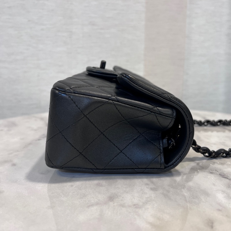 Chanel 銀黑羊皮銀黑釦Mini Cf20 斜背包-5