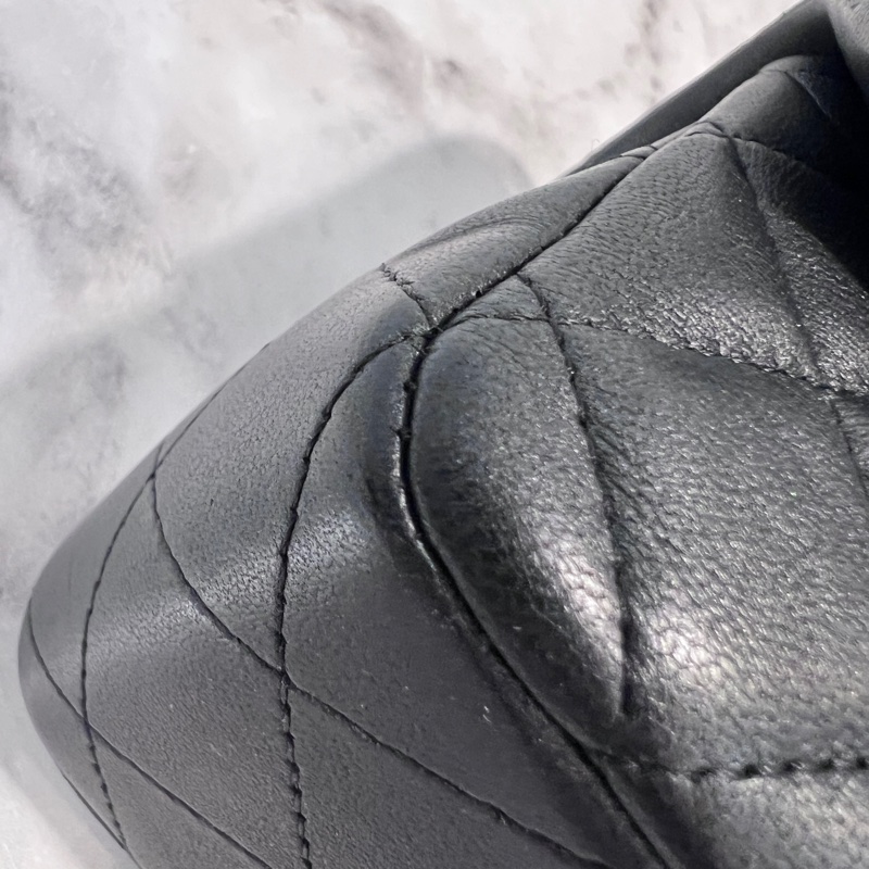 Chanel 銀黑羊皮銀黑釦Mini Cf20 斜背包-7