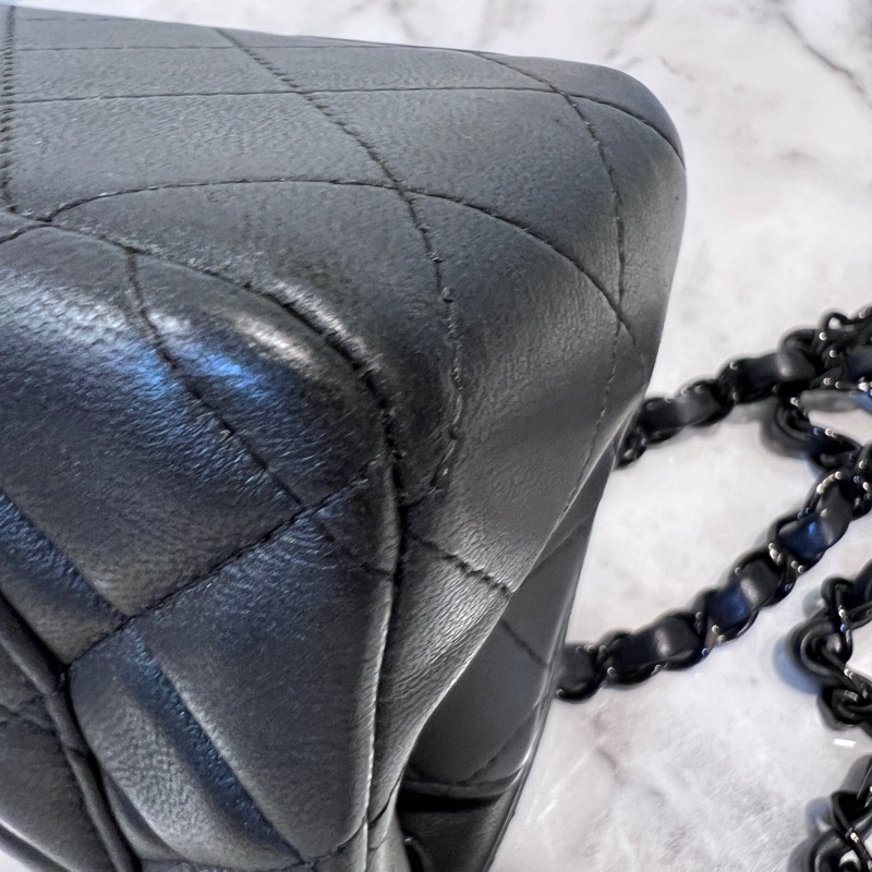 Chanel 銀黑羊皮銀黑釦Mini Cf20 斜背包-8