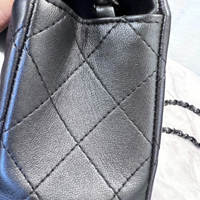 Chanel 銀黑羊皮銀黑釦Mini Cf20 斜背包-16