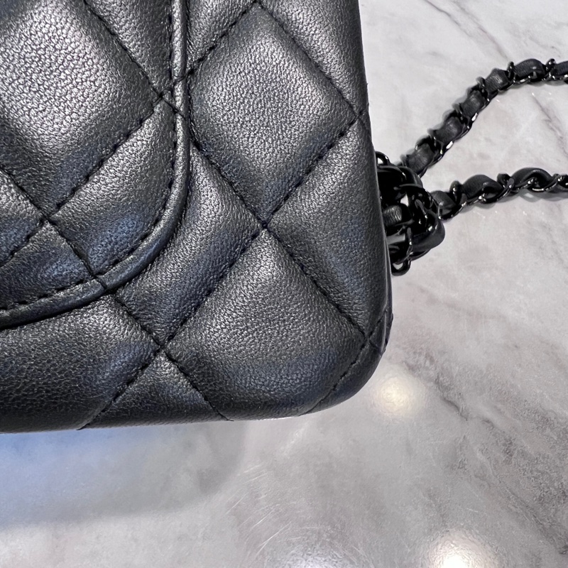 Chanel 銀黑羊皮銀黑釦Mini Cf20 斜背包-17