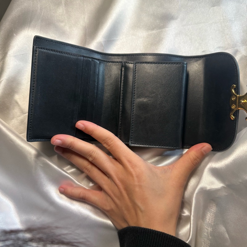 Celine 凱旋門金釦黑短夾-2