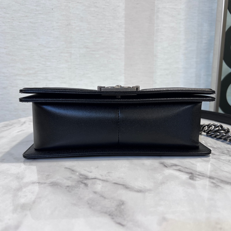 Chanel 黑荔枝牛皮霧銀釦Boy25肩斜背包-2