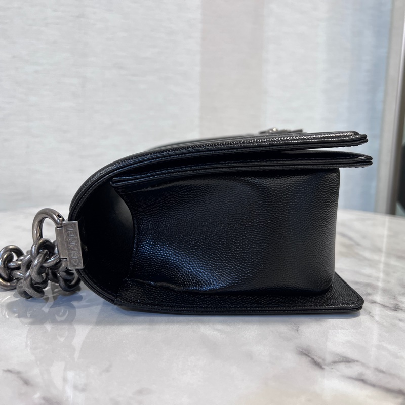 Chanel 黑荔枝牛皮霧銀釦Boy25肩斜背包-3