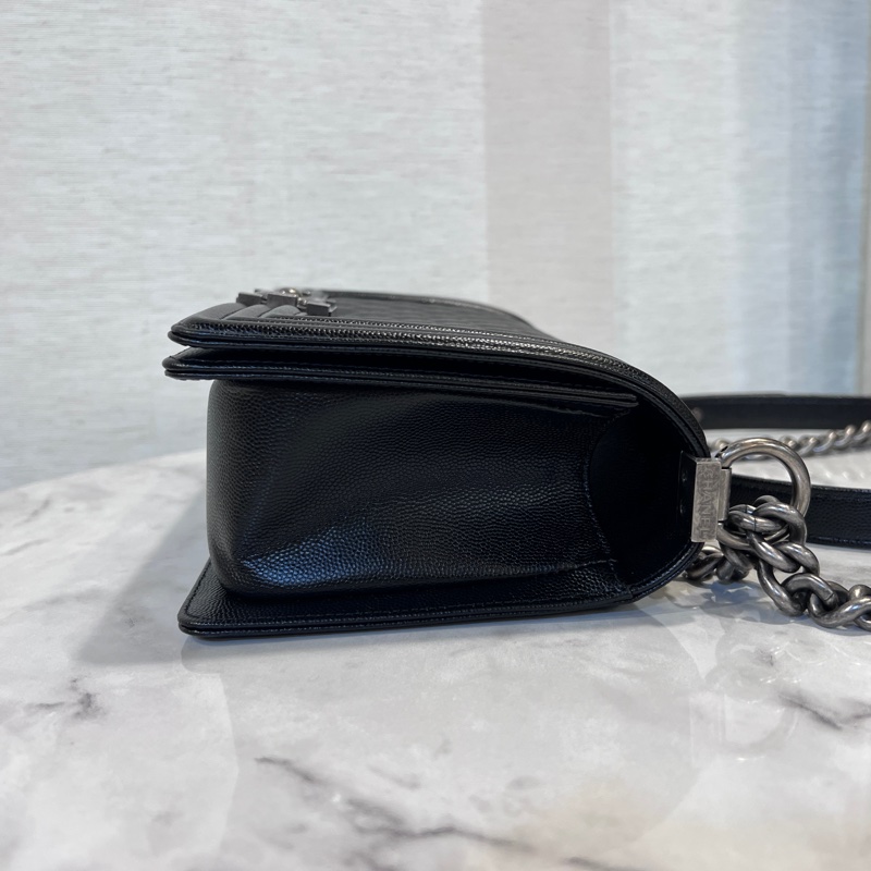 Chanel 黑荔枝牛皮霧銀釦Boy25肩斜背包-5