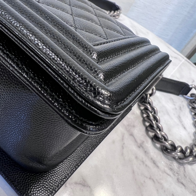 Chanel 黑荔枝牛皮霧銀釦Boy25肩斜背包-6