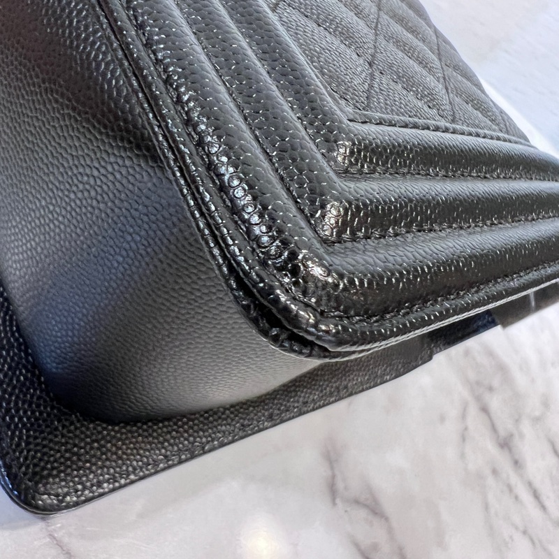 Chanel 黑荔枝牛皮霧銀釦Boy25肩斜背包-7