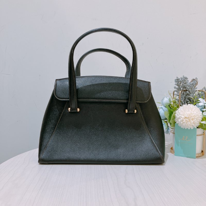 TK1973 Valentino 范倫鐵諾復古翻蓋式手拿包包 Vintage Handle Bag Calfskin Black x GHW-1