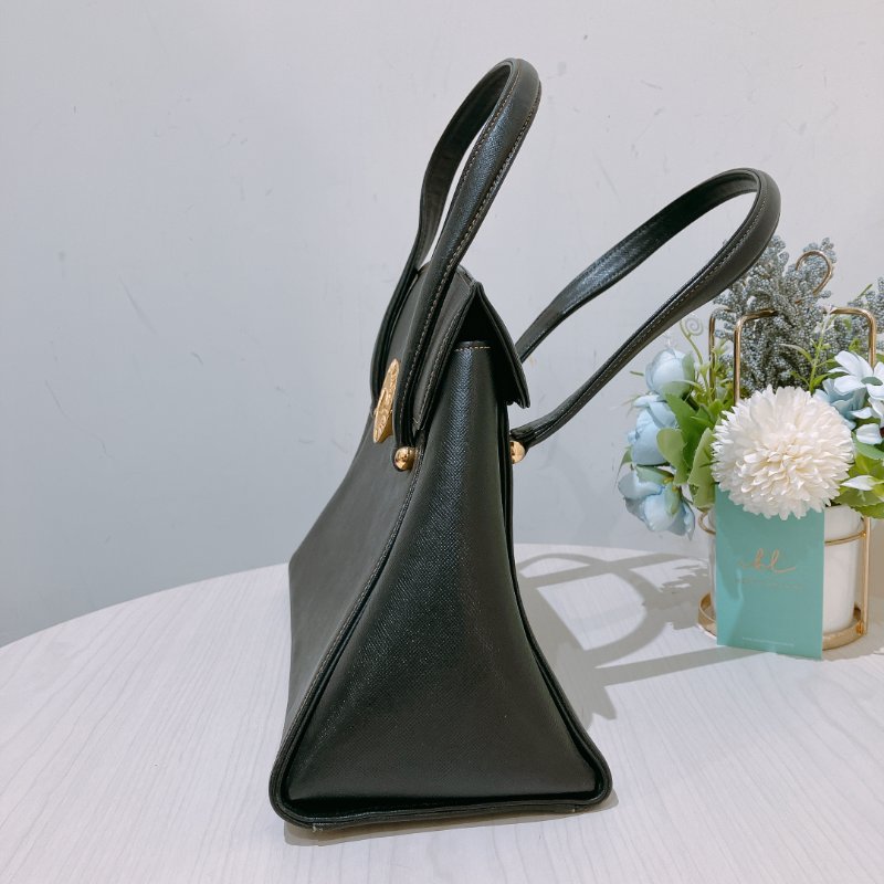 TK1973 Valentino 范倫鐵諾復古翻蓋式手拿包包 Vintage Handle Bag Calfskin Black x GHW-3