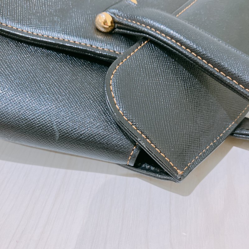 TK1973 Valentino 范倫鐵諾復古翻蓋式手拿包包 Vintage Handle Bag Calfskin Black x GHW-11