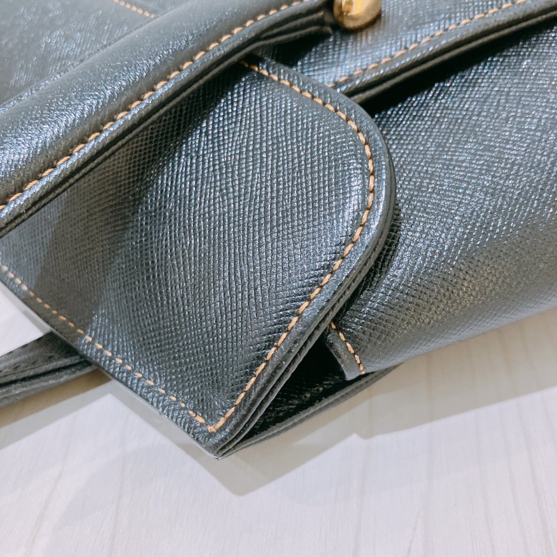 TK1973 Valentino 范倫鐵諾復古翻蓋式手拿包包 Vintage Handle Bag Calfskin Black x GHW-12