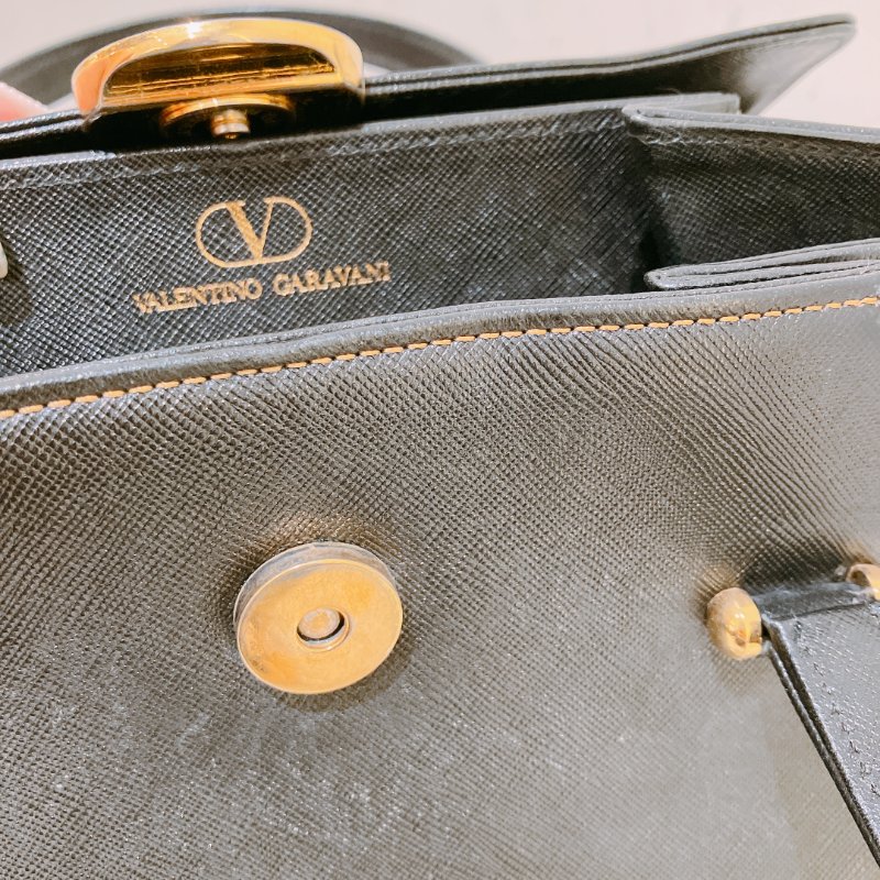 TK1973 Valentino 范倫鐵諾復古翻蓋式手拿包包 Vintage Handle Bag Calfskin Black x GHW-17