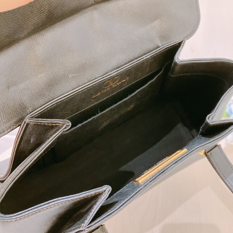 TK1973 Valentino 范倫鐵諾復古翻蓋式手拿包包 Vintage Handle Bag Calfskin Black x GHW-19
