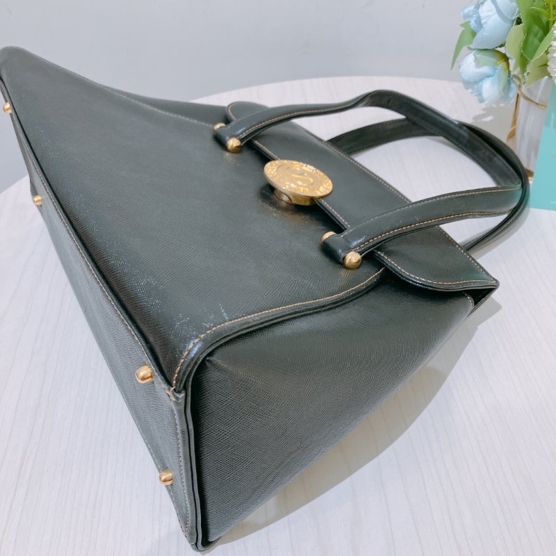 TK1973 Valentino 范倫鐵諾復古翻蓋式手拿包包 Vintage Handle Bag Calfskin Black x GHW-22