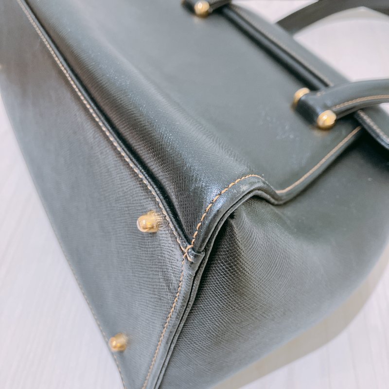 TK1973 Valentino 范倫鐵諾復古翻蓋式手拿包包 Vintage Handle Bag Calfskin Black x GHW-24