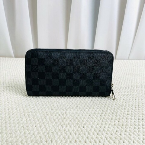 LV 路易威登  Zippy黑色格長款拉鍊對折錢包  拉鍊設計 內部空間大 卡位多實用性強