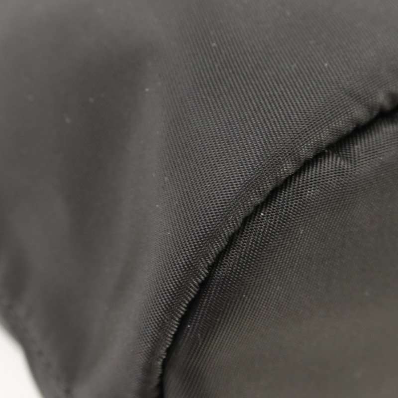 PRADA 尼龍Re-Nylon Drawstring銀扣手拿包-10