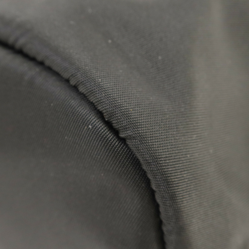 PRADA 尼龍Re-Nylon Drawstring銀扣手拿包-11