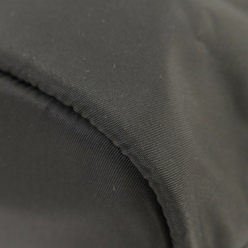 PRADA 尼龍Re-Nylon Drawstring銀扣手拿包-13