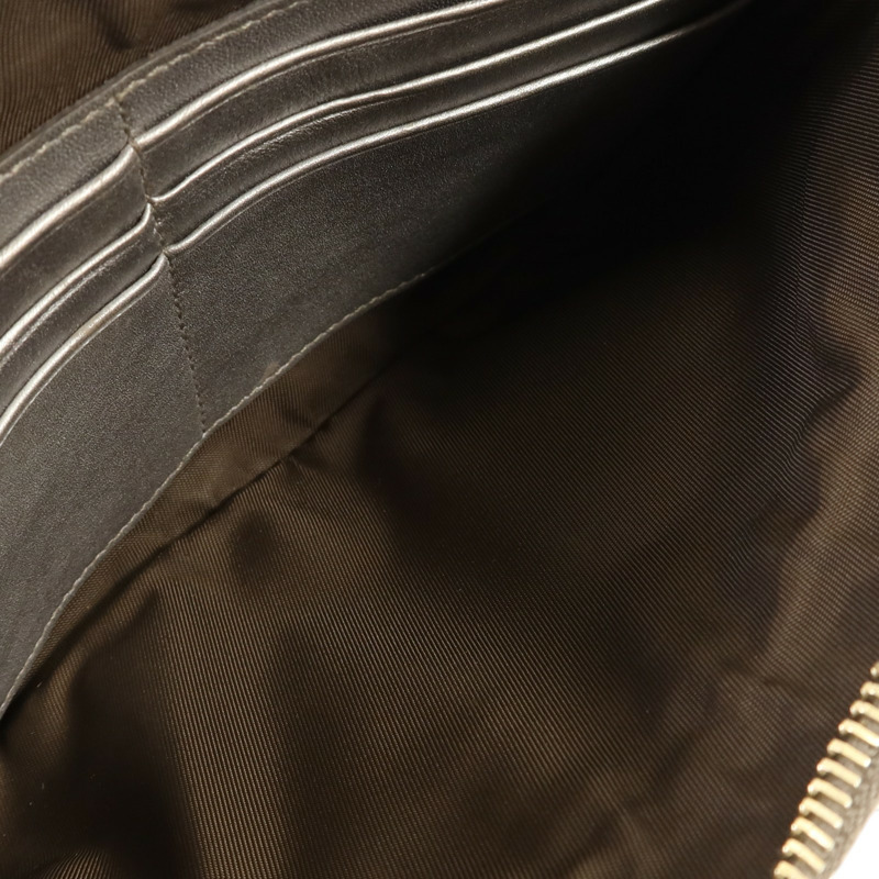 GUCCI 牛皮皮革Pouch金扣手拿包-3