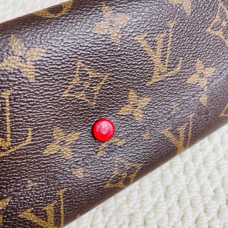 LV 路易威登 經典老花長款翻蓋紅豆豆錢包 內裡豐富 實用性強-17