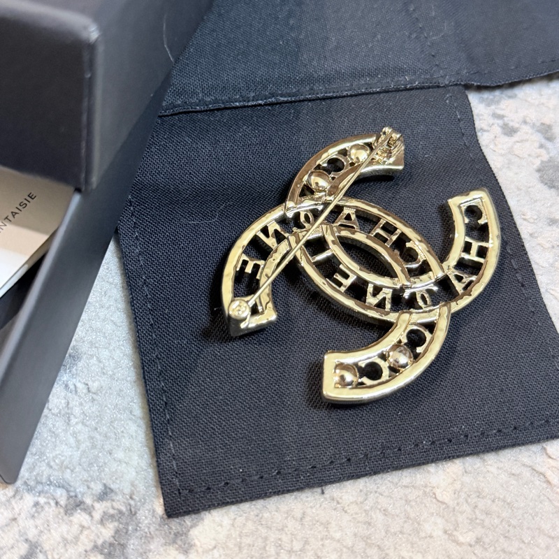 CHANEL香奈兒COCO標誌胸針 淡金-4