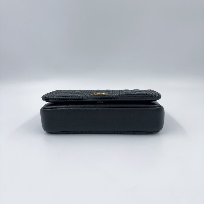 BURBERRY黑金羊皮絎縫Lola鏈條肩側背包8023117-7