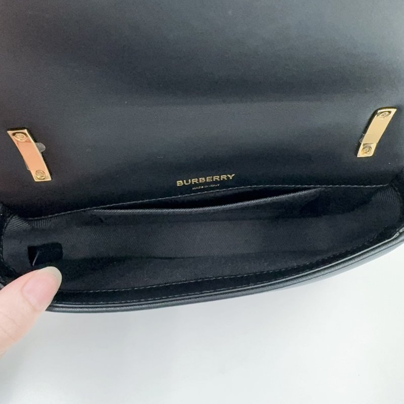 BURBERRY黑金羊皮絎縫Lola鏈條肩側背包8023117-9