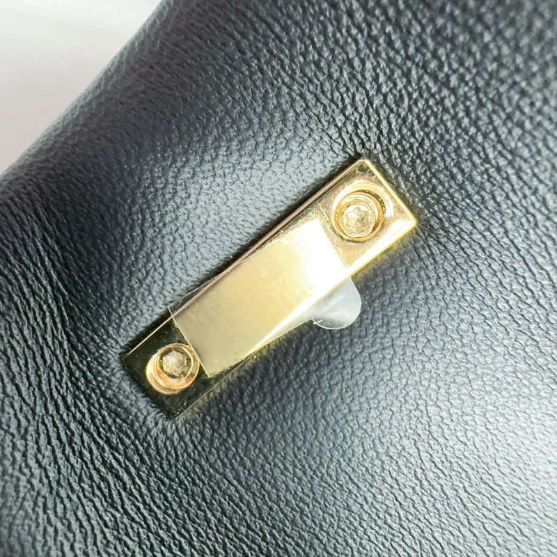 BURBERRY黑金羊皮絎縫Lola鏈條肩側背包8023117-15