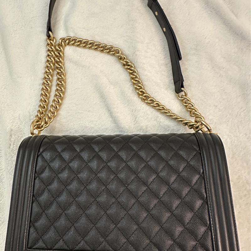Boy Chanel 黑金 28cm 粒紋小牛皮-6