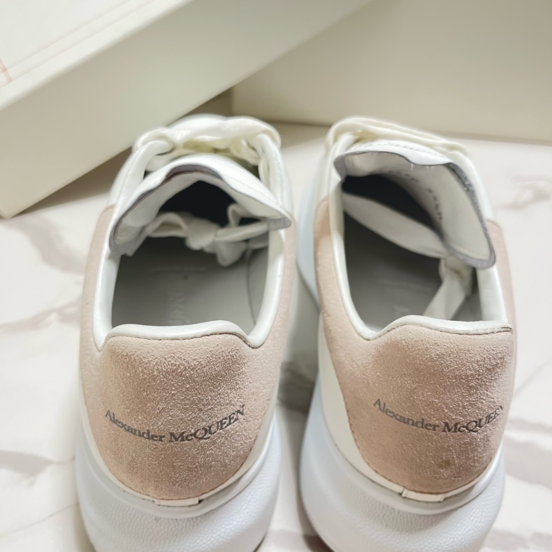 Alexander McQueen 麥坤經典白鞋 配淡粉色-2