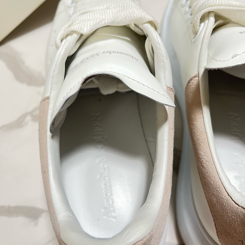Alexander McQueen 麥坤經典白鞋 配淡粉色-4