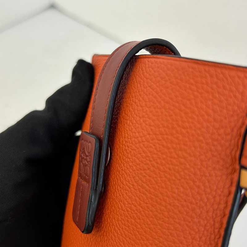 LOEWE羅意威單肩拼色手機包 8*17cm 無附件-2