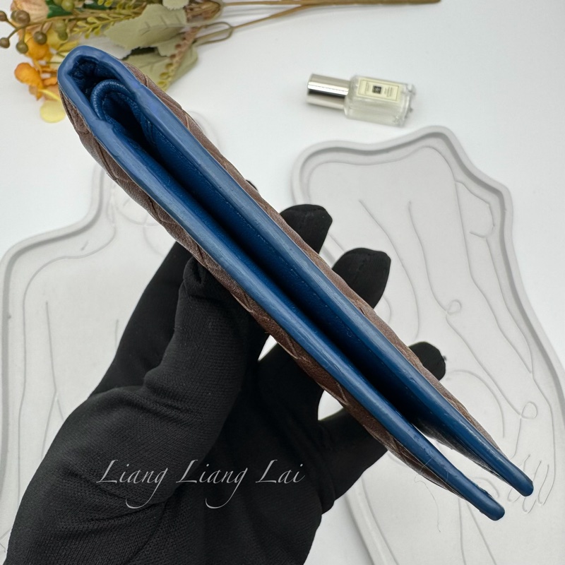 BOTTEGA VENETA BV經典編織小羊皮咖啡色撞色短夾-19