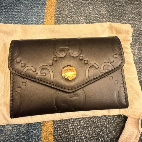Gucci老花壓紋信封翻蓋單層卡包 黑色