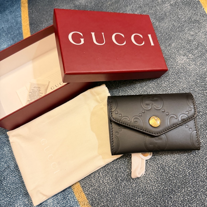 Gucci老花壓紋信封翻蓋單層卡包 黑色-2