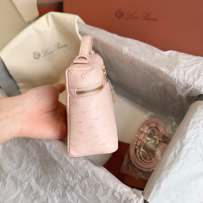 【全新 ✨ 全網最低價！】Loro piana 19  鴕鳥皮 櫻花粉色 飯盒包 斜挎包（下單前先詢問庫存❗️）-7