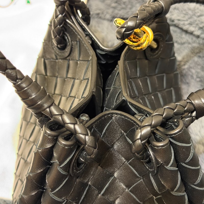 Bottega Veneta Parachute 降落傘小包 黃銅 Knot 繩結提把 / 2025國外自購-6