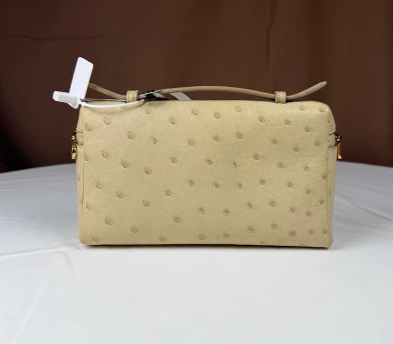 【全新 ✨ 全網最低價！】Loro piana 19  鴕鳥皮 米黃色 飯盒包 斜挎包（下單前先詢問庫存❗️）-1