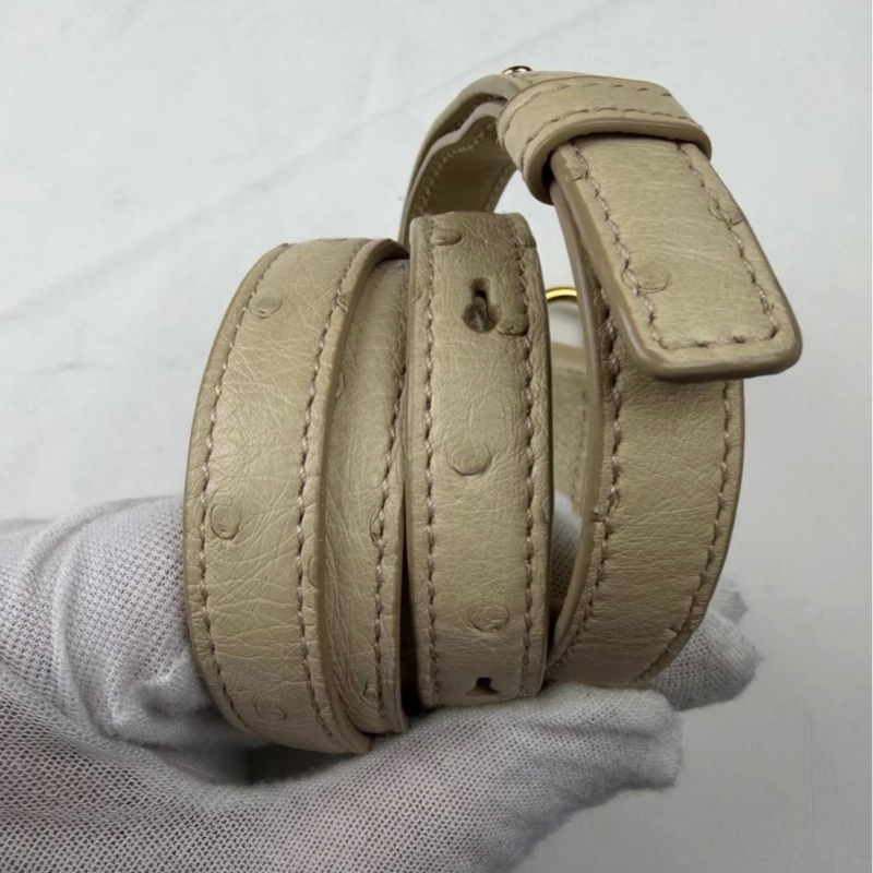 【全新 ✨ 全網最低價！】Loro piana 19  鴕鳥皮 米黃色 飯盒包 斜挎包（下單前先詢問庫存❗️）-4