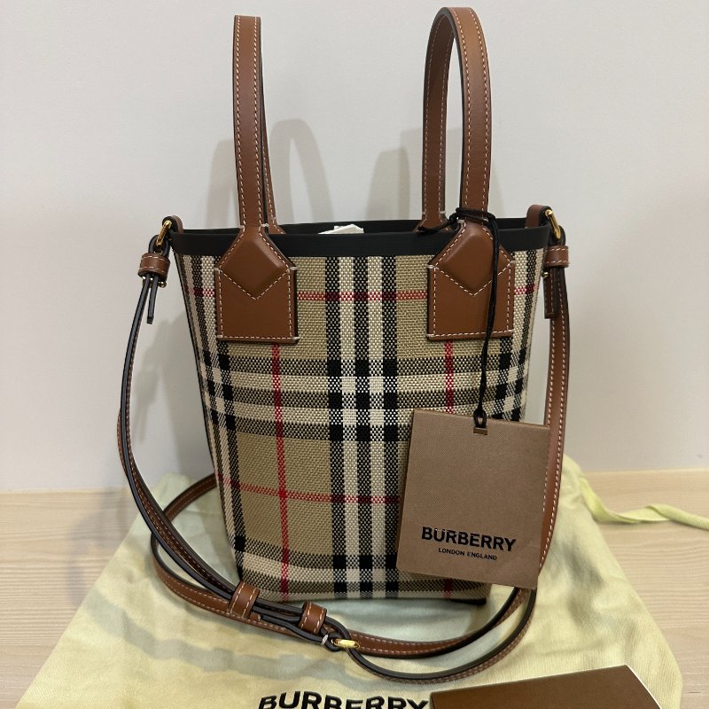 BURBERRY 經典格紋小托特|全新未使用|可手提斜背|附完整配件✨-0