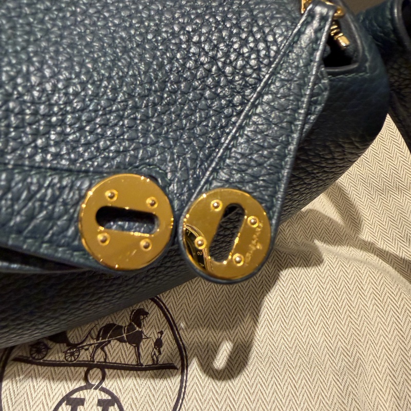 Hermes mini Lindy 一代 松柏綠金釦-7