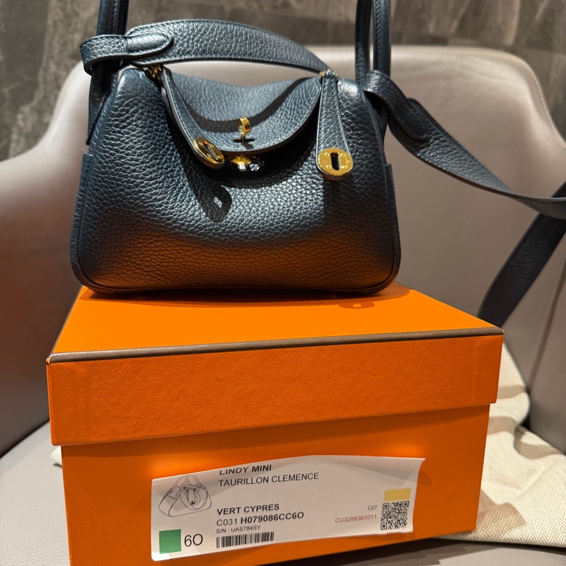 Hermes mini Lindy 一代 松柏綠金釦-8