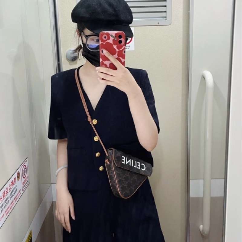 Celine 經典老花 三角包-1