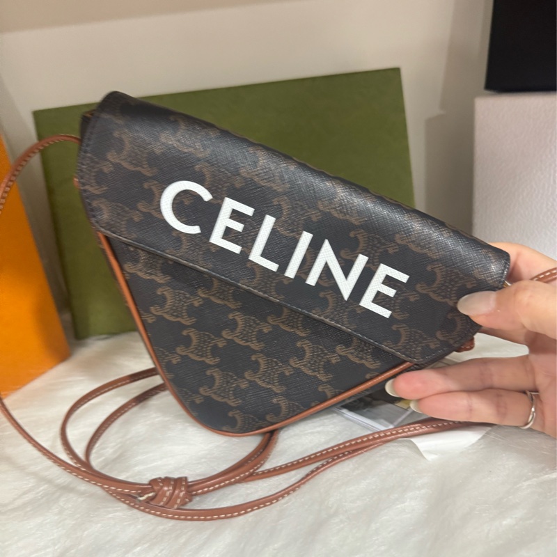 Celine 經典老花 三角包-7